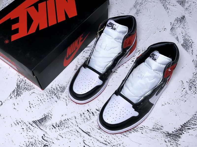 Air Jordan 1 AJ1 Satin Black Toe